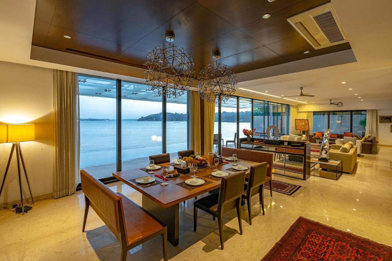 Oceanic Sunsets With River View, Comp Breakfast & Infinity Pool At Stayvista Verem Exteriör bild