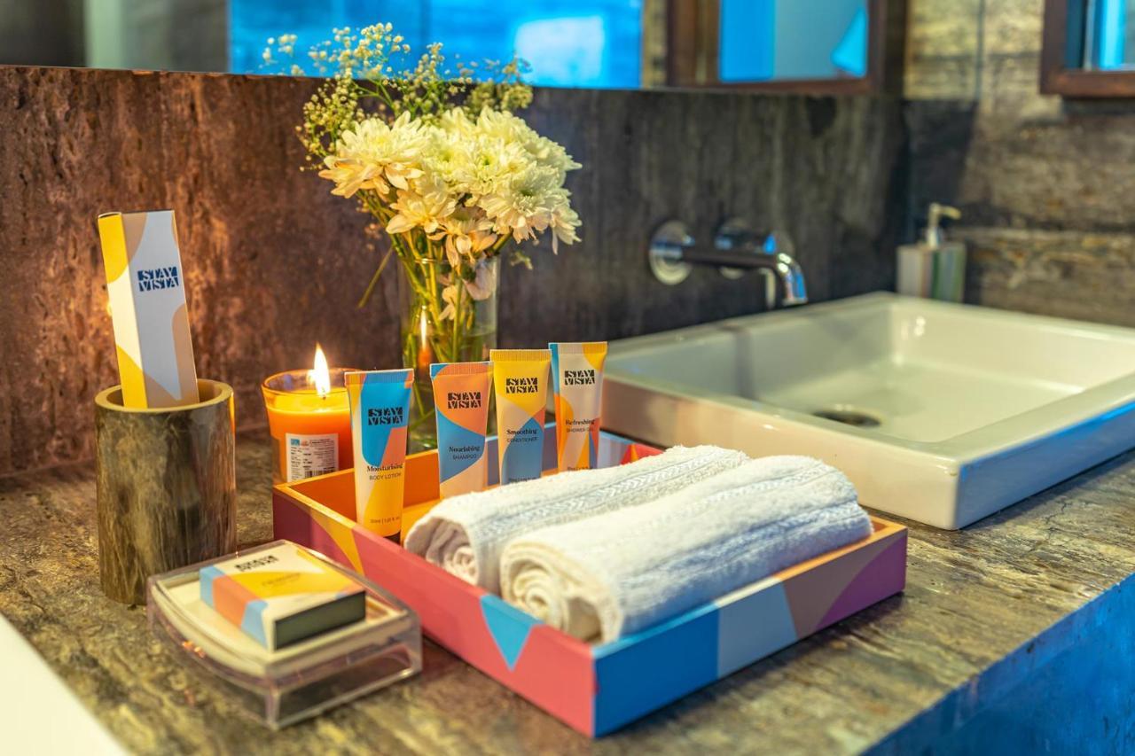 Oceanic Sunsets With River View, Comp Breakfast & Infinity Pool At Stayvista Verem Exteriör bild