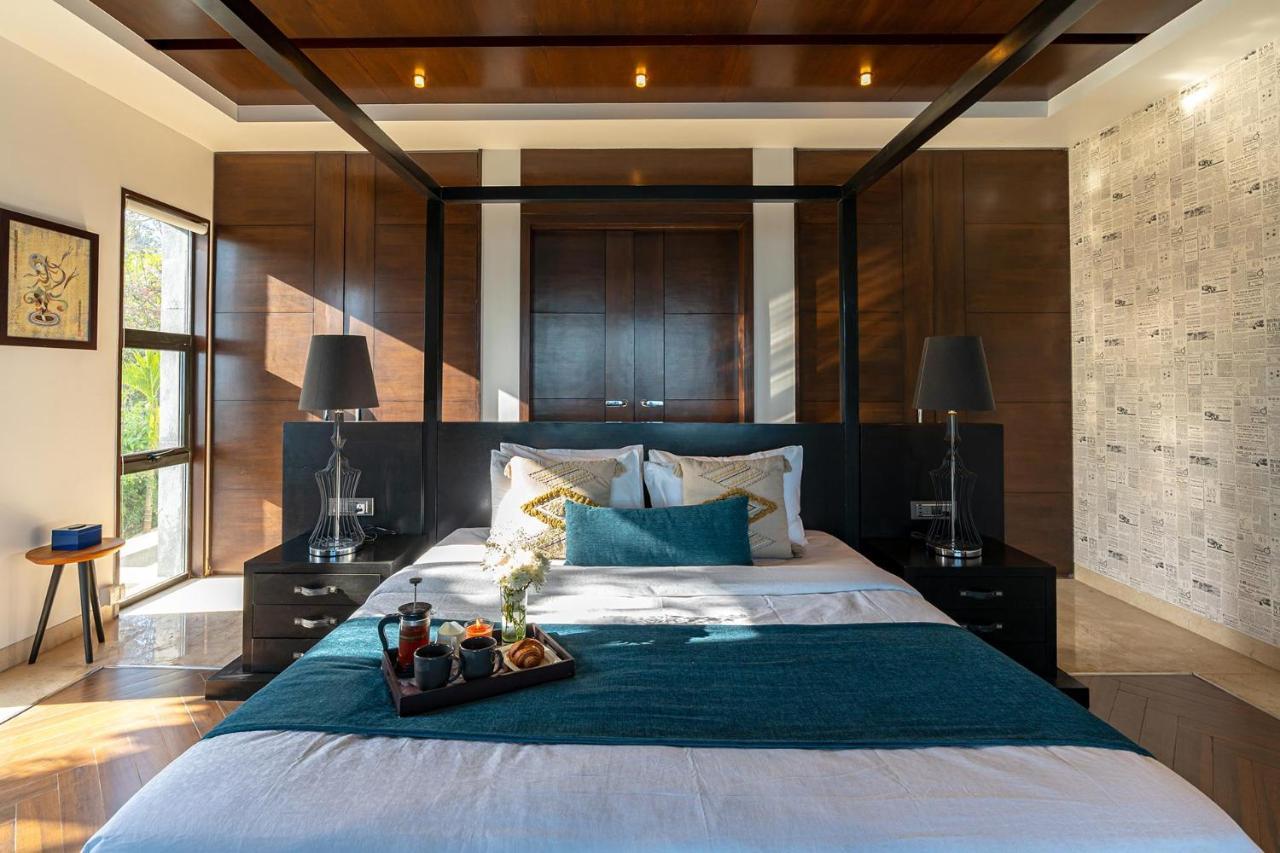 Oceanic Sunsets With River View, Comp Breakfast & Infinity Pool At Stayvista Verem Exteriör bild